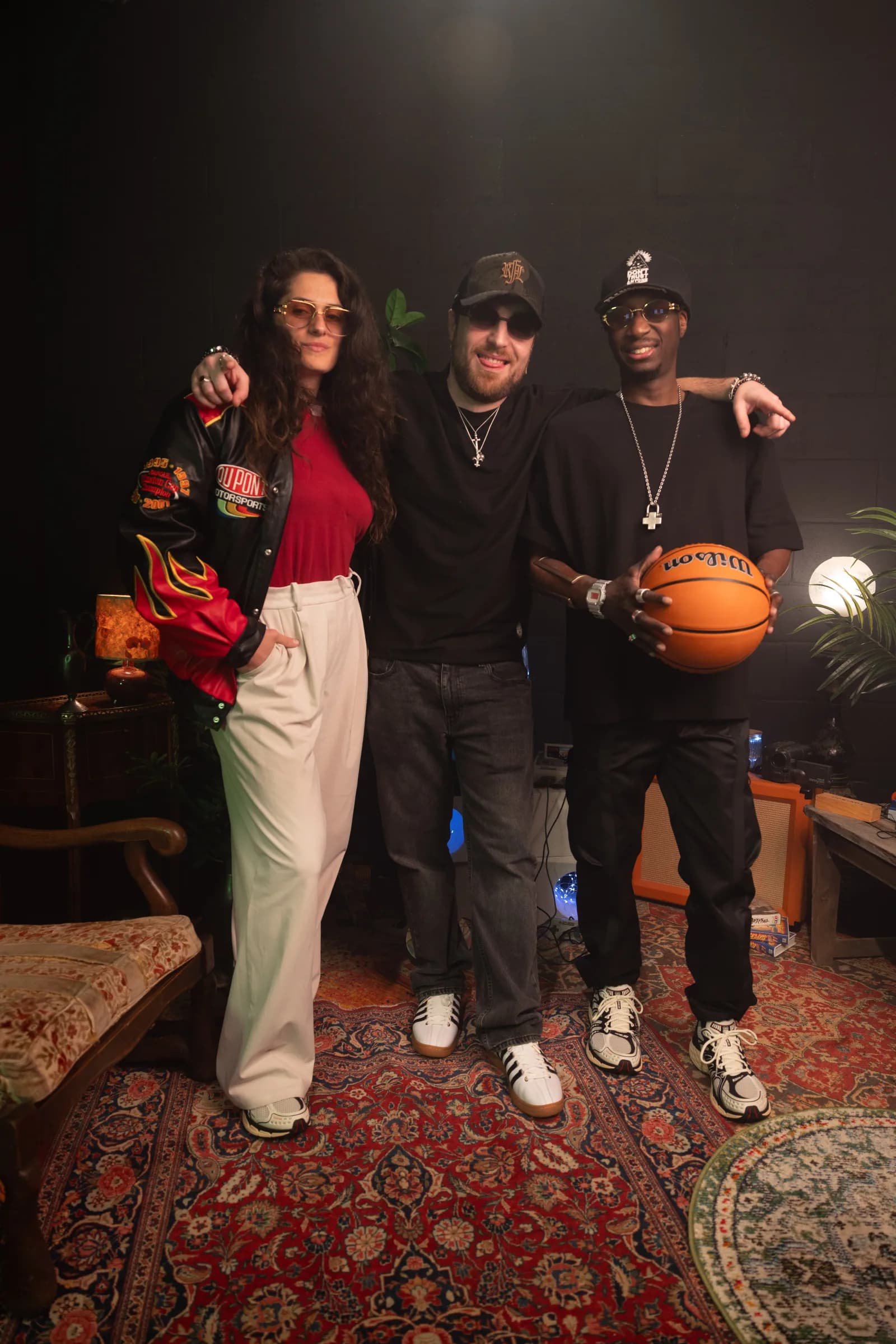L'équipe Add Last (Arow, Claudia et le fondateur) lors du shooting K-Swiss